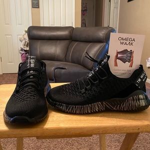 NWOT Never worn. Fit like 8.5 or 9. Euro size 40.